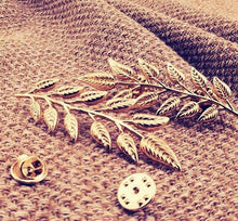 Exquisite Leaf Collar Pin Brooch, Europe and America leaves retro shirt creative golden brooch  J4U66