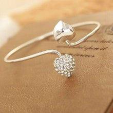 Lovely Gold Plated Rhinestone Heart Shape Cuff Bracelet Bangle Women Lady Ornament Gift J4U66