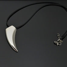 Brave Men's Necklace Stainless Steel Wolf Tooth Necklace Animal Pendant Necklaces Jewelry Gift J4U66