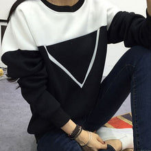 V Letter Pullover Sweatshirt Black and White Spell Color Patchwork Hoodies Tracksuit J4U66