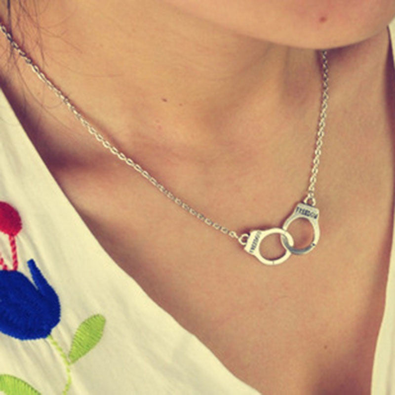 Individual Gold Color Steampunk Necklace Costume Jewelry Handcuffs Collar Necklace J4U66