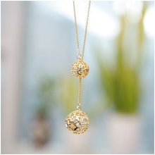 Classic Crystal Hollow Out Two Ball Rhinestone a Long Section of High Texture Flash Spher 18K Gold Plated Necklace J4U66