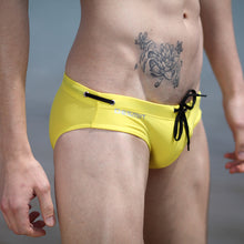 Sexy Men's Classic Triangular Briefs Beach Slim Swimwear Underwear J4U66