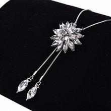 Crystal Flower Snow Sweater Chain Long Crystal Pandents Clovers Long Necklace J4U66