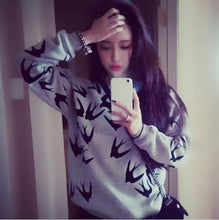 Women Casual Grey Crewneck Sweatshirts Long Sleeve 3D Swallow Pullover J4U66