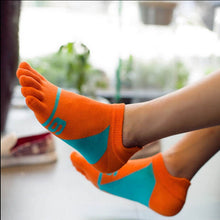 Men Five Finger Socks Men Cotton Socks 6 Print Hit Color Breathable Ankle Socks fit Asian Size 39-44 J4U66