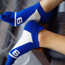 Men Five Finger Socks Men Cotton Socks 6 Print Hit Color Breathable Ankle Socks fit Asian Size 39-44 J4U66