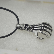 Personal Necklace Metal Hand Bone Skull Pendant Gift Sliver Popular Men Accessories 3.6*2.3cm J4U66