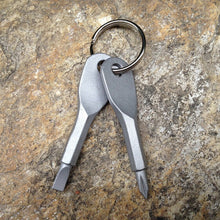 Portable Stainless Steel Keychain Screwdriver Flathead Head Key Ring Key Chain Screwdriver Silver/Black Travel Kits J4U66