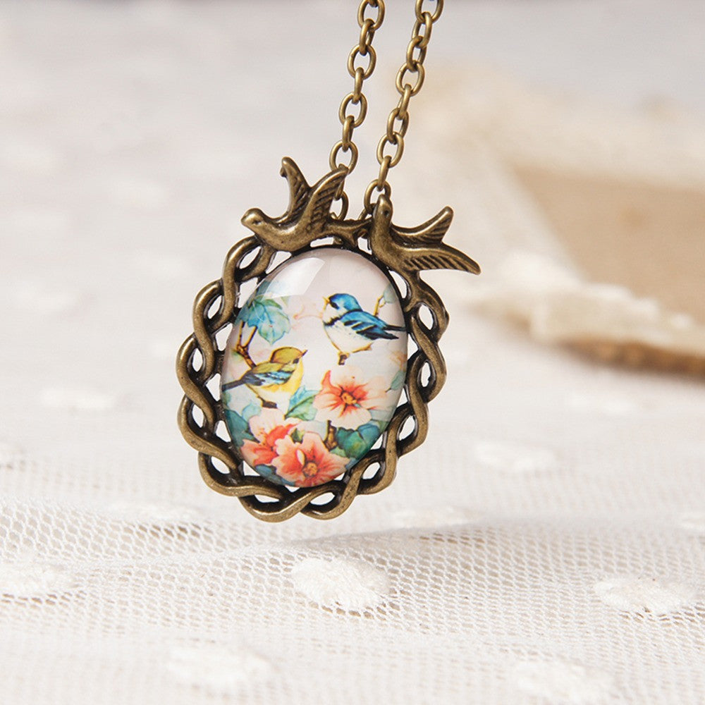 Vintage Antique Oval Flower Bird Alloy Pendant Necklace For Women Jewelry s Style Glass Cabochon Statement Necklace J4U66