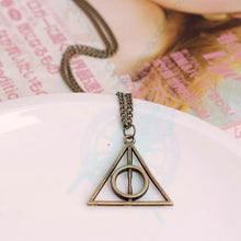 Women Classic Chain Necklace Metal Gift Pendants Necklaces Triangle Statement Jewelry  J4U66