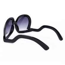 Women Retro Fashion Oversized Sunglasses Square Leg Bent Back Frame Sun Glasses Lunette De Soleil J4U66